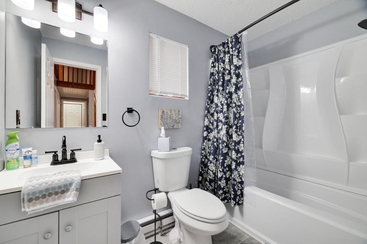 Premier Cozy Cabin - Free Amenities & Comm Indoor Pools Bushkill Luaran gambar