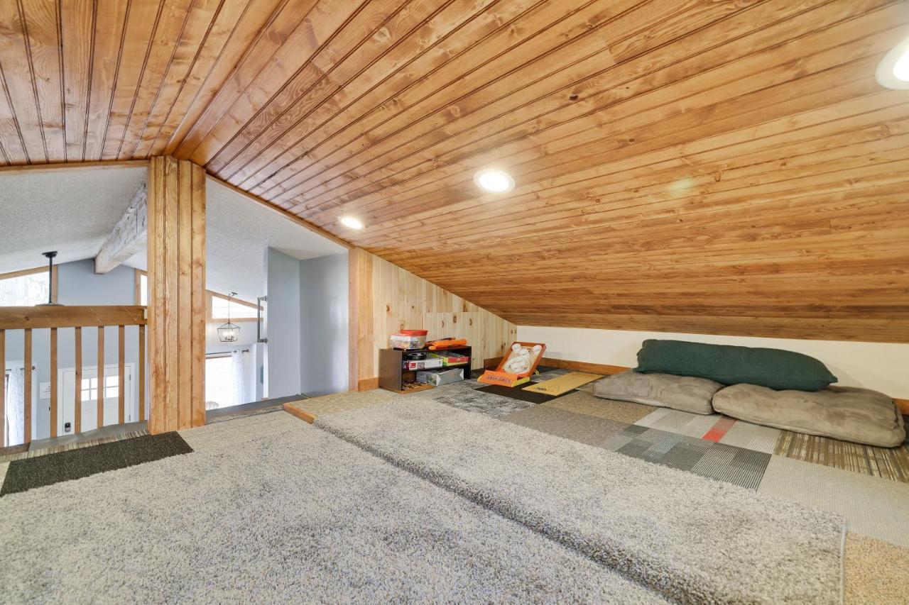 Premier Cozy Cabin - Free Amenities & Comm Indoor Pools Bushkill Luaran gambar