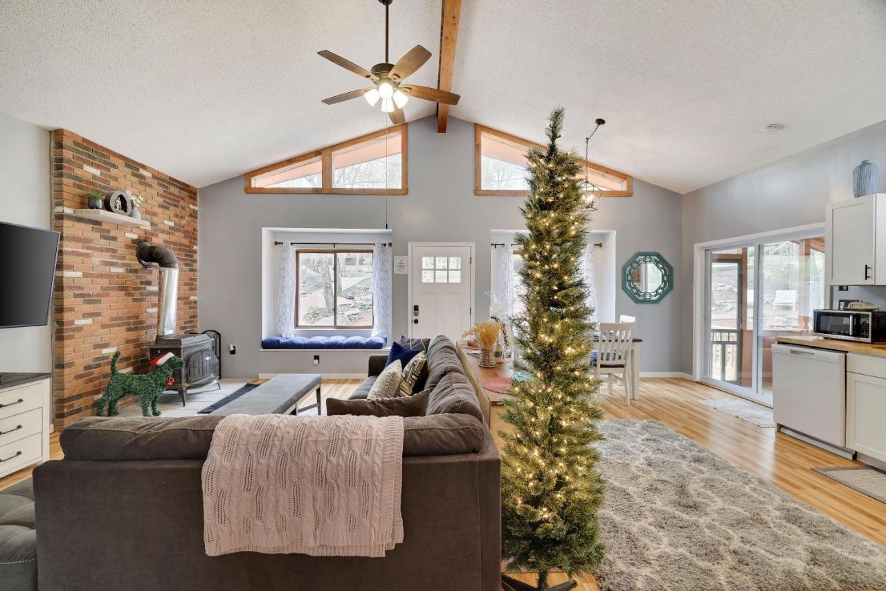 Premier Cozy Cabin - Free Amenities & Comm Indoor Pools Bushkill Luaran gambar
