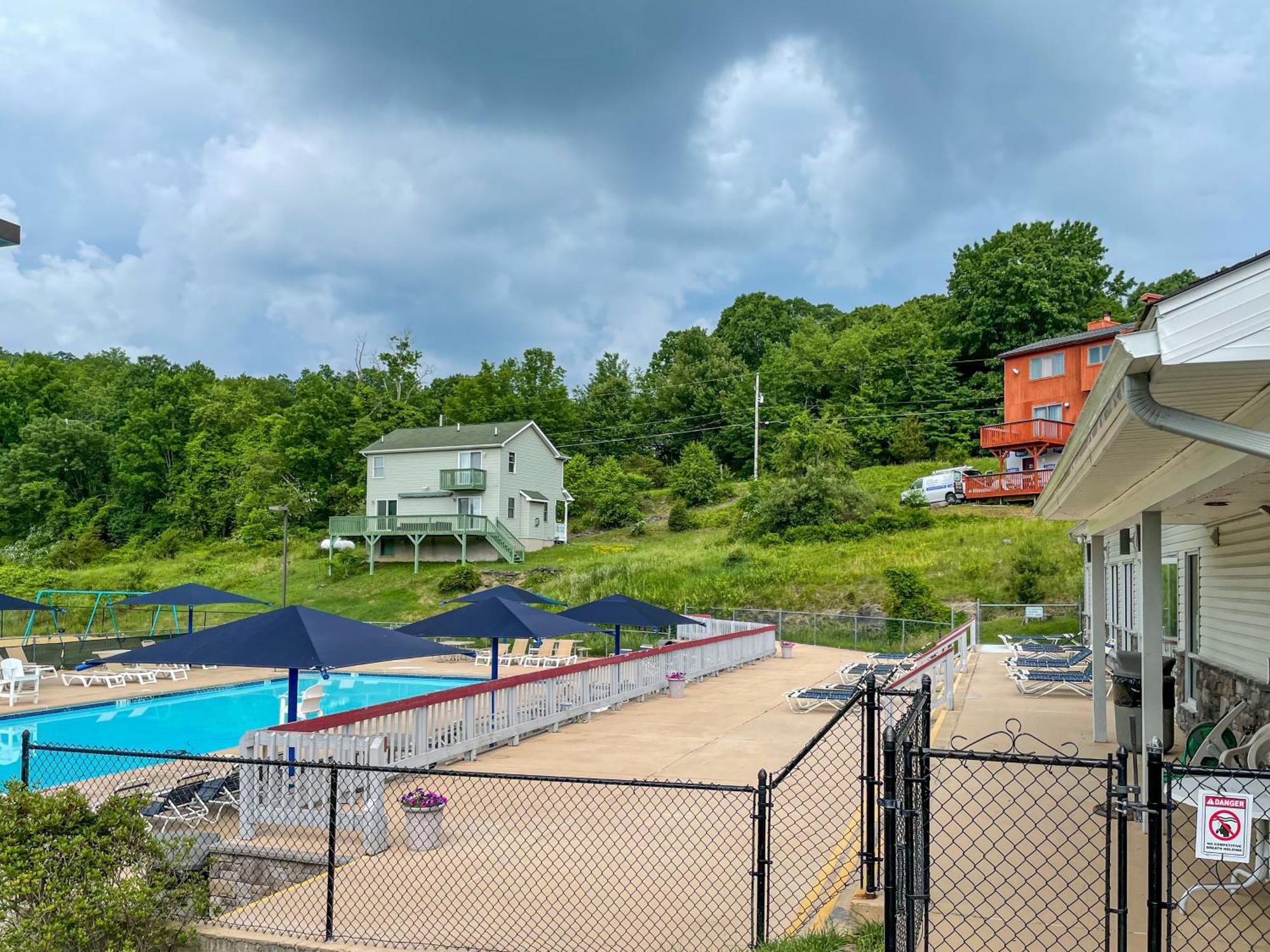 Premier Cozy Cabin - Free Amenities & Comm Indoor Pools Bushkill Luaran gambar