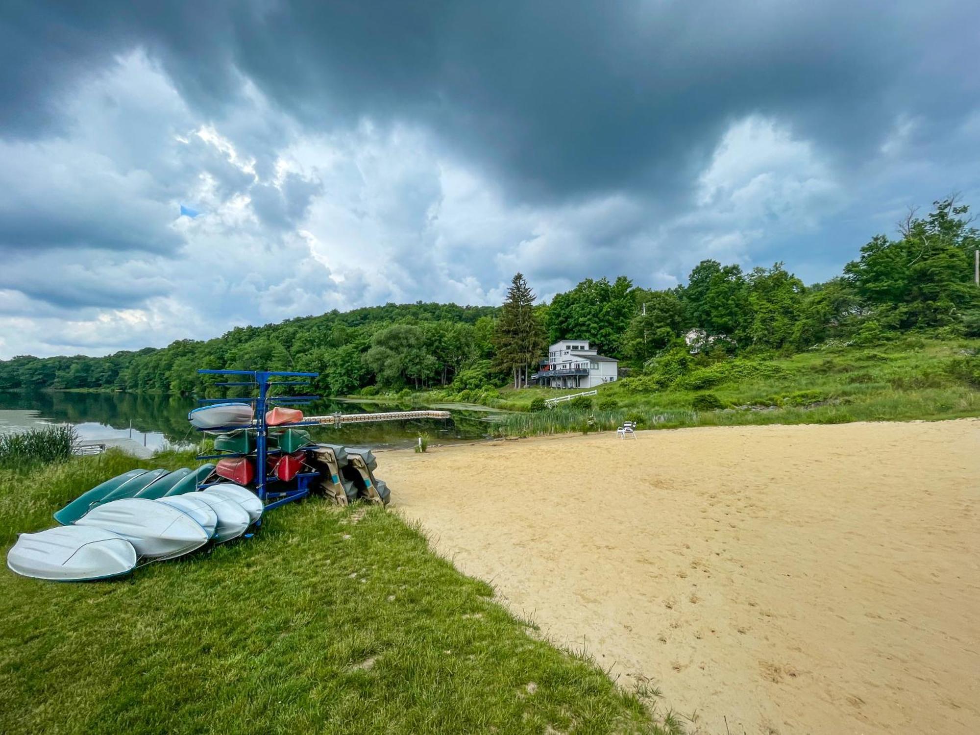 Premier Cozy Cabin - Free Amenities & Comm Indoor Pools Bushkill Luaran gambar