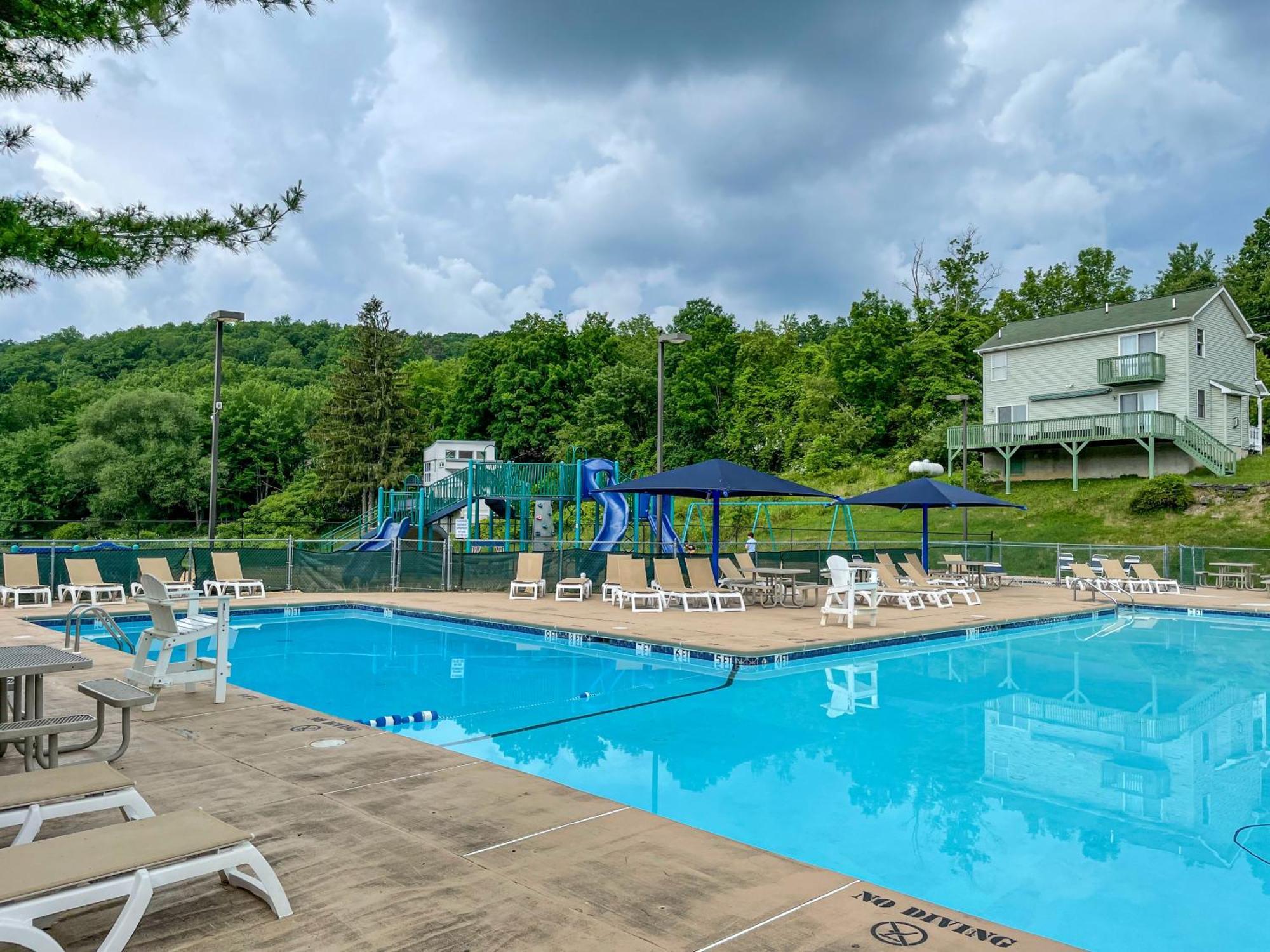 Premier Cozy Cabin - Free Amenities & Comm Indoor Pools Bushkill Luaran gambar
